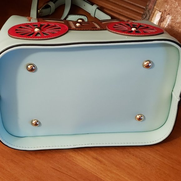 Amazing Carriage-Applique Shoulder/Hand Bag - Picture 12 of 12